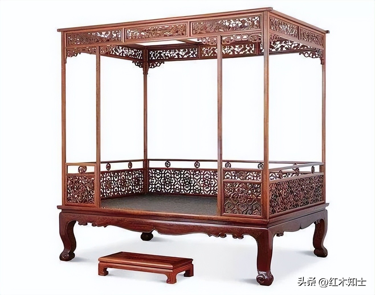 十二生肖卧室摆放有讲究,十二生肖摆放沙发的吉利方位