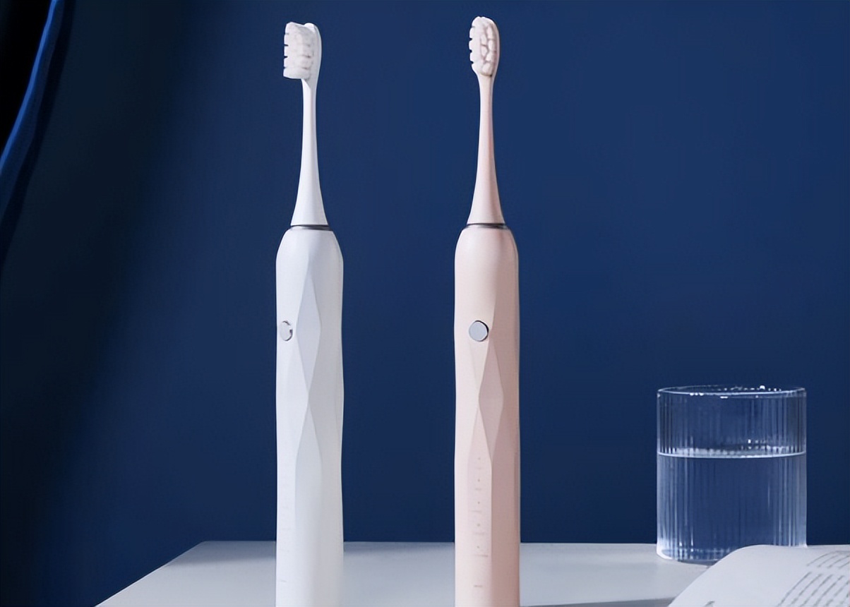 使用电动牙刷有哪些好处?刷博士告诉你,使用电动牙刷的三大好处