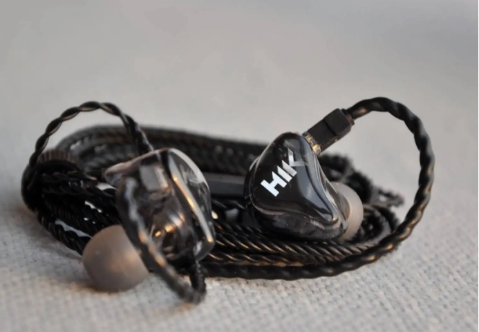 适合游戏的入耳耳机，一些高灵敏度低延迟的好选择