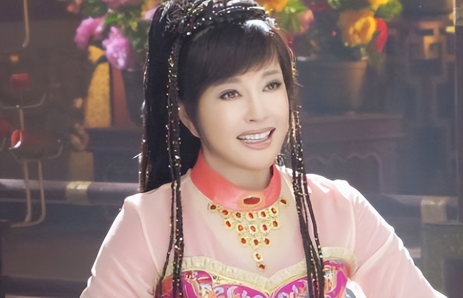 刘晓庆70岁演少女是不是真的,40岁刘晓庆惊艳美照