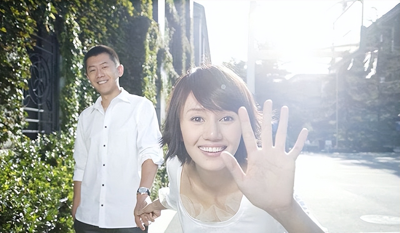 袁泉6根钢钉,袁泉走红毯打了多少明星的脸