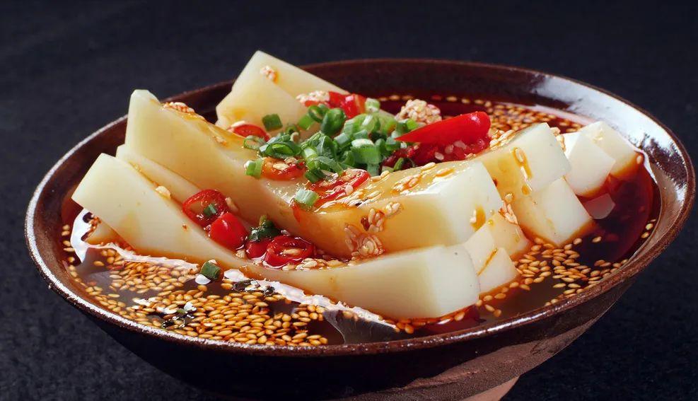 炎炎夏日酷暑难耐来一碗凉粉,炎炎夏日一碗西瓜凉粉