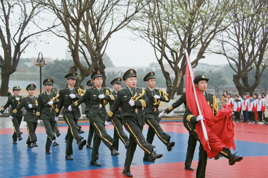 开学啦听听新生的感受,开学了看一下宿舍的环境
