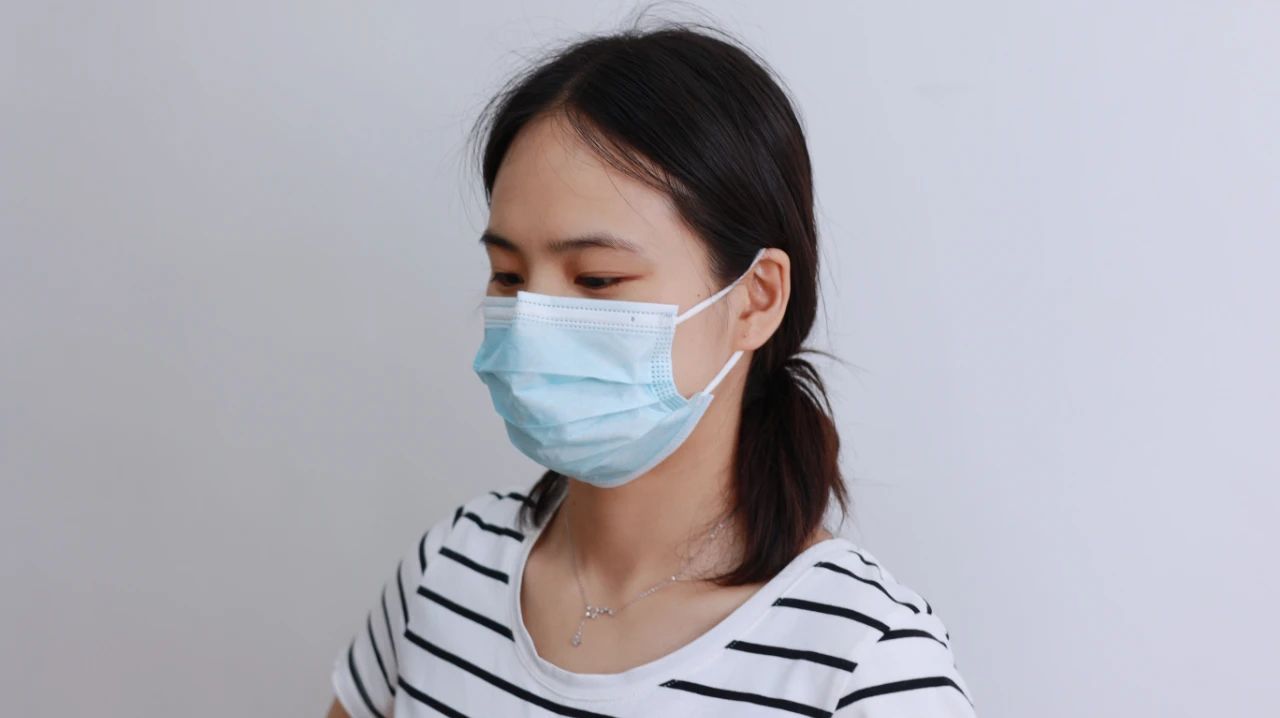 过敏性鼻炎咽炎的症状有哪些表现,过敏性鼻炎与感冒的症状有何区别