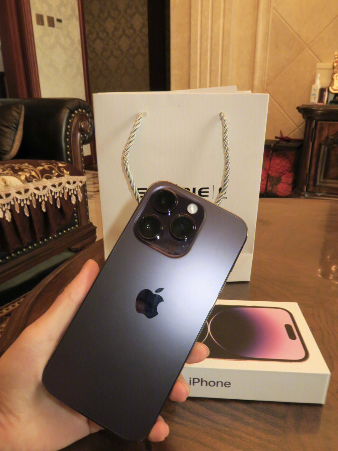 苹果14pro和华为mate40pro测评,华为mate40pro和苹果14哪个值得买