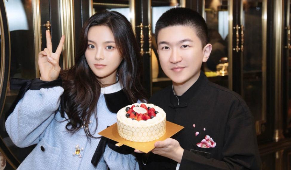 张大大晒登山照为杨幂庆生,张大大晒杨幂庆生照片