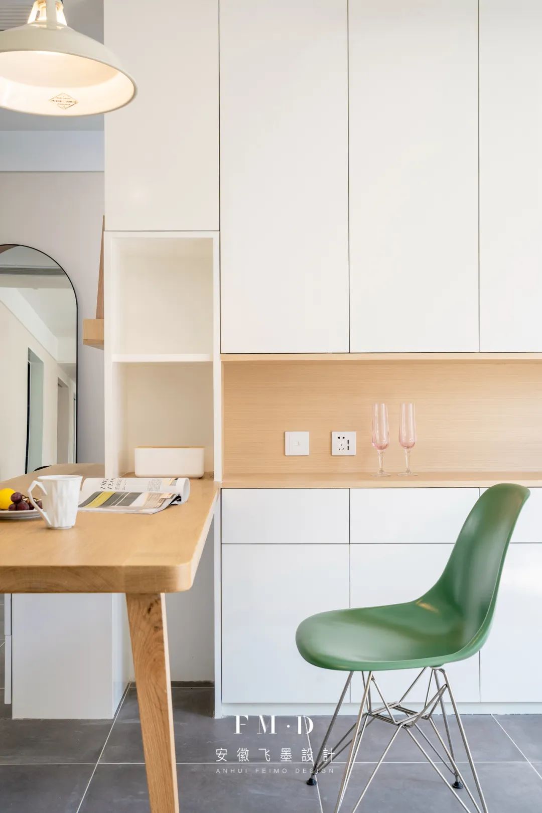 有吧台,有吧台有餐桌的设计