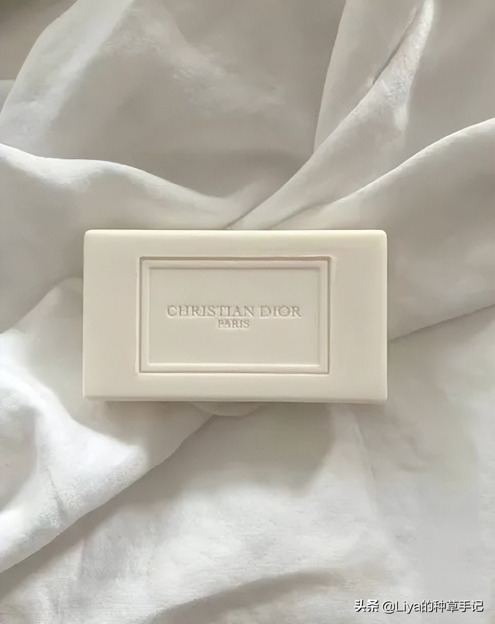 干净高级显白的美甲图片,秋冬显白美甲仙气十足的美甲分享