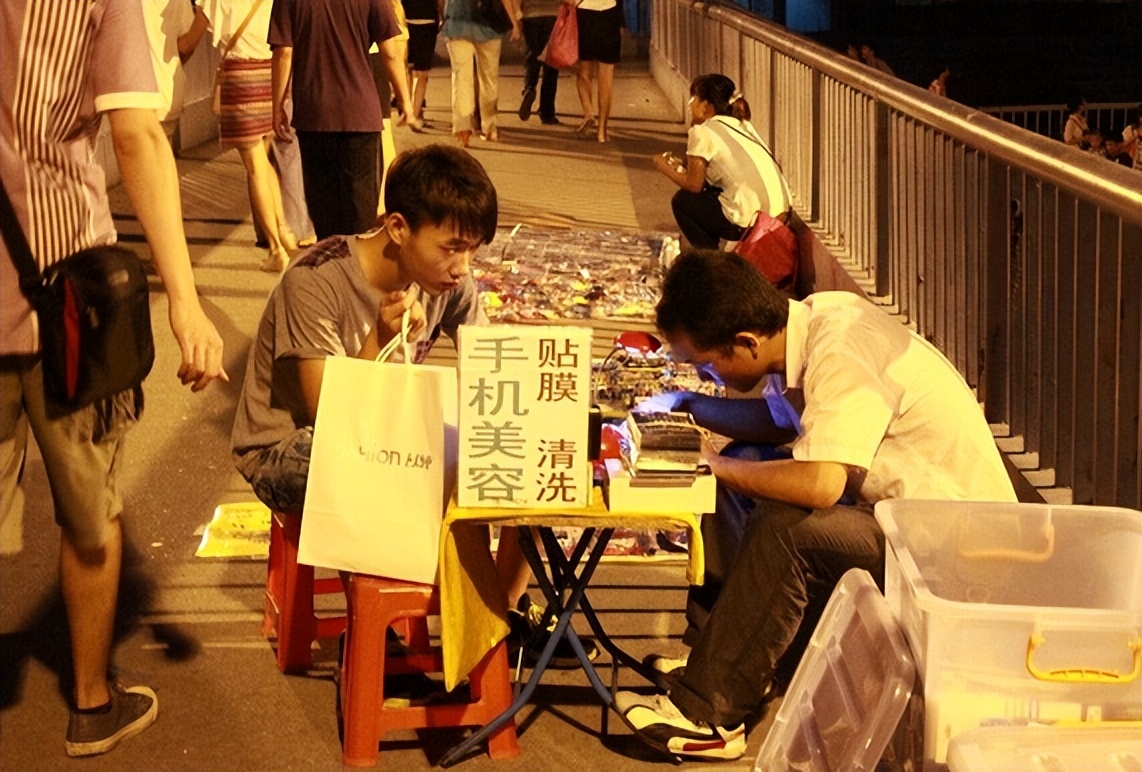 都iPhone15了，护眼钢化膜，还能摆脱“鸡肋”的宿命吗？