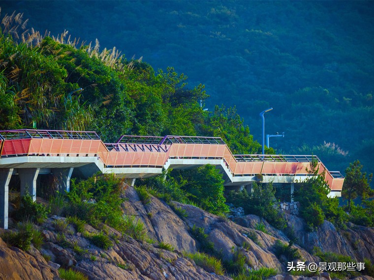 象山玻璃栈道景区,象山松兰山海边栈道