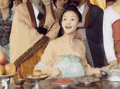 张柏芝周迅对比,周迅和张柏芝混合的长相