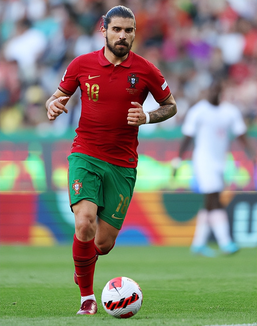 精彩回顾c罗10次拯救葡萄牙时刻,轻松过关一好还是轻松过关二好