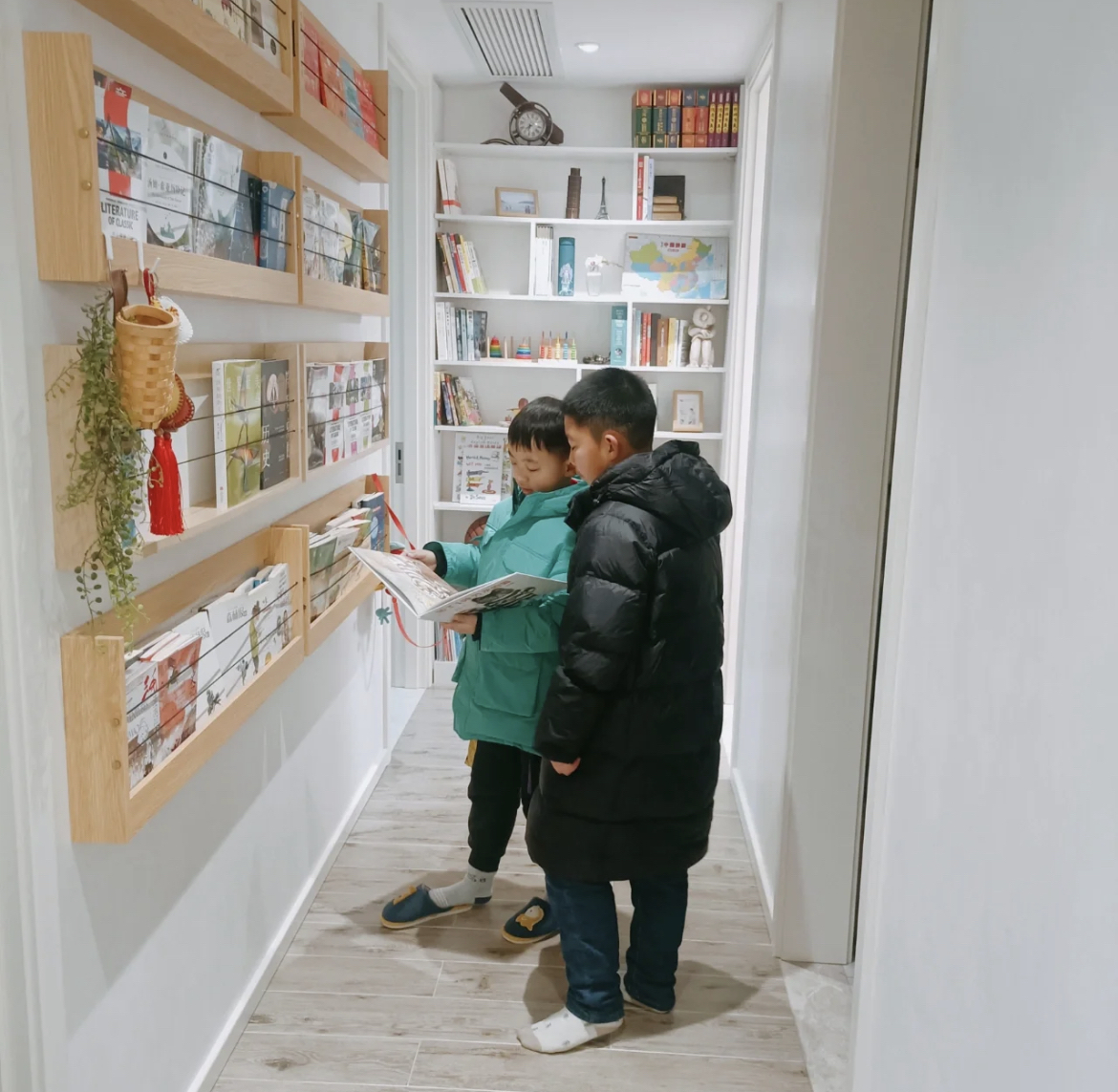 还好当初没放弃，给家里硬挤出15cm窄柜，入住后用处太大了