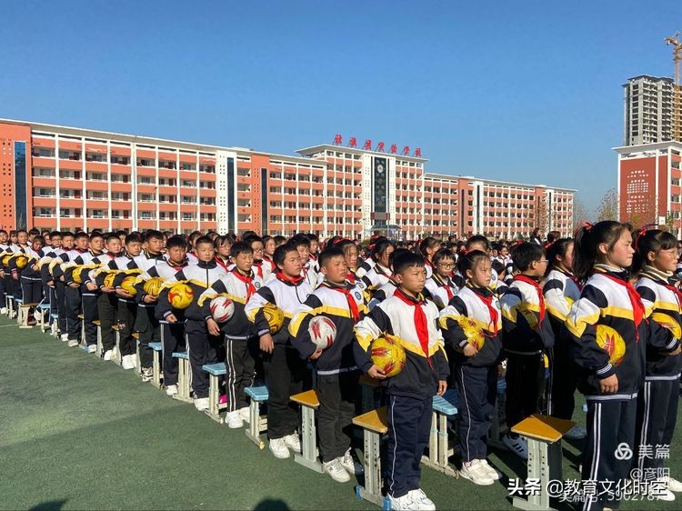 全校小学生阳光大课间,活力阳光大课间