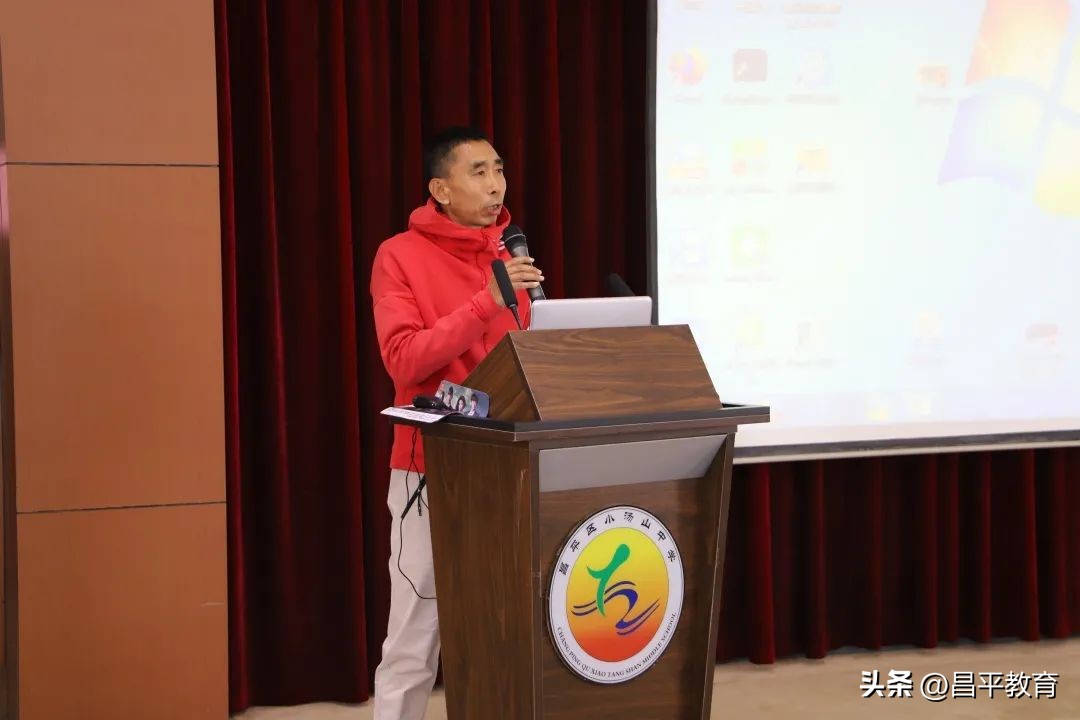 学校足球获奖表彰报道,校园足球颁奖