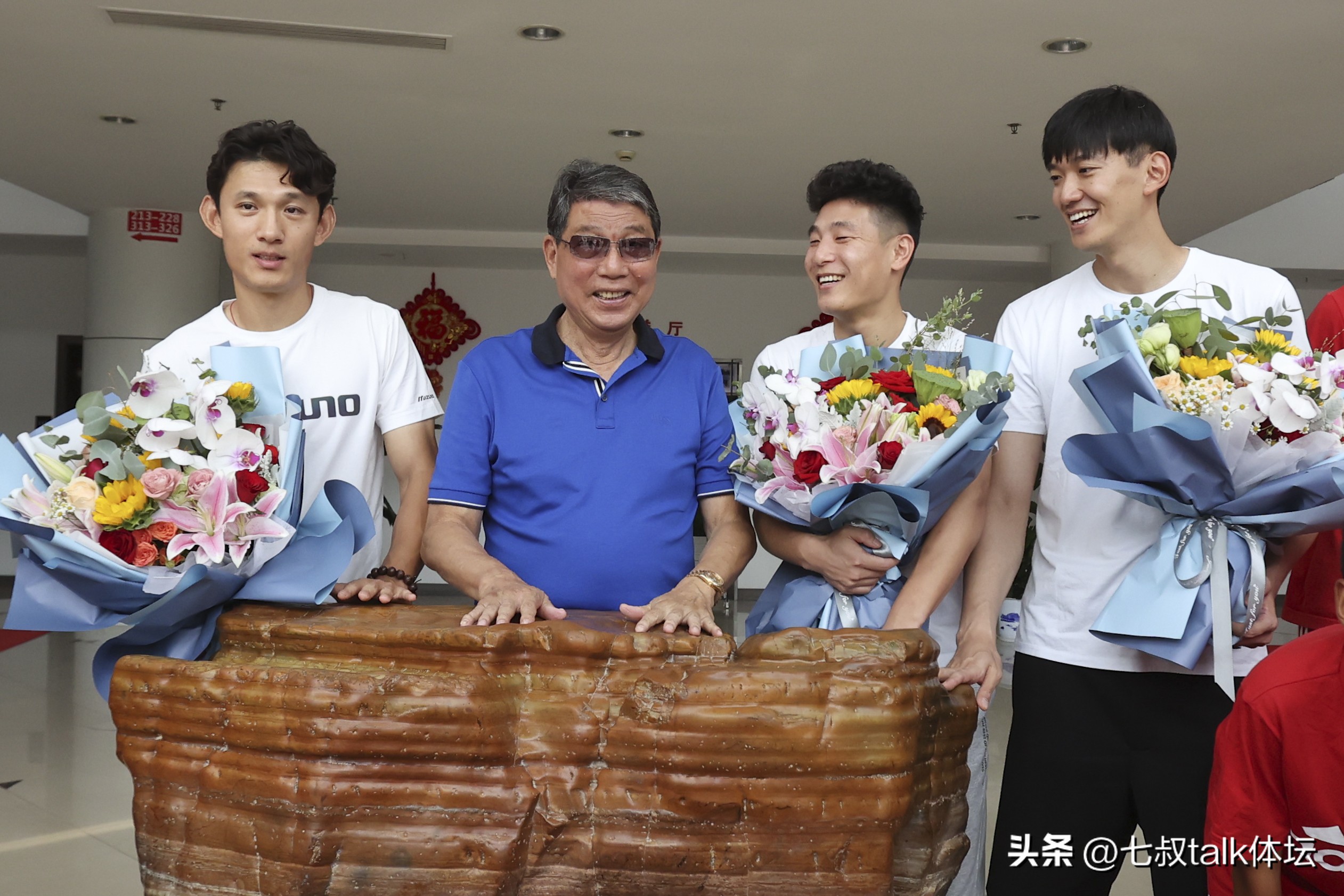 徐根宝谈青训,青训赚钱国内