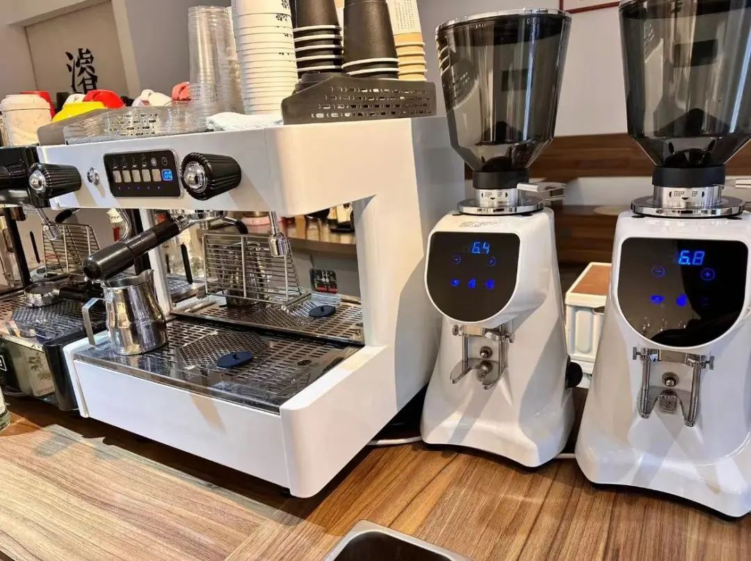 一年开7000家的咖啡店是奇迹,一年开5家餐饮