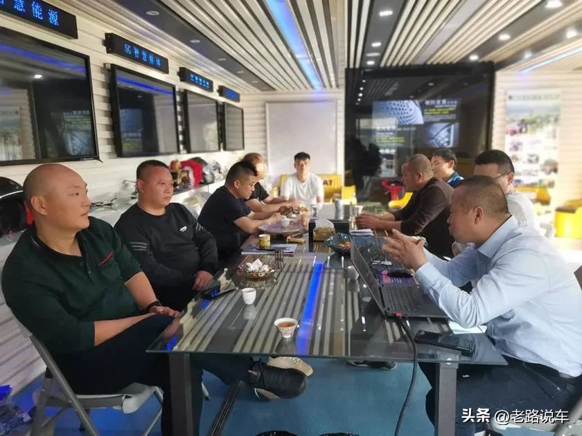 欧曼银河x15发动机试驾,9.6米冷藏车欧曼银河试驾感受