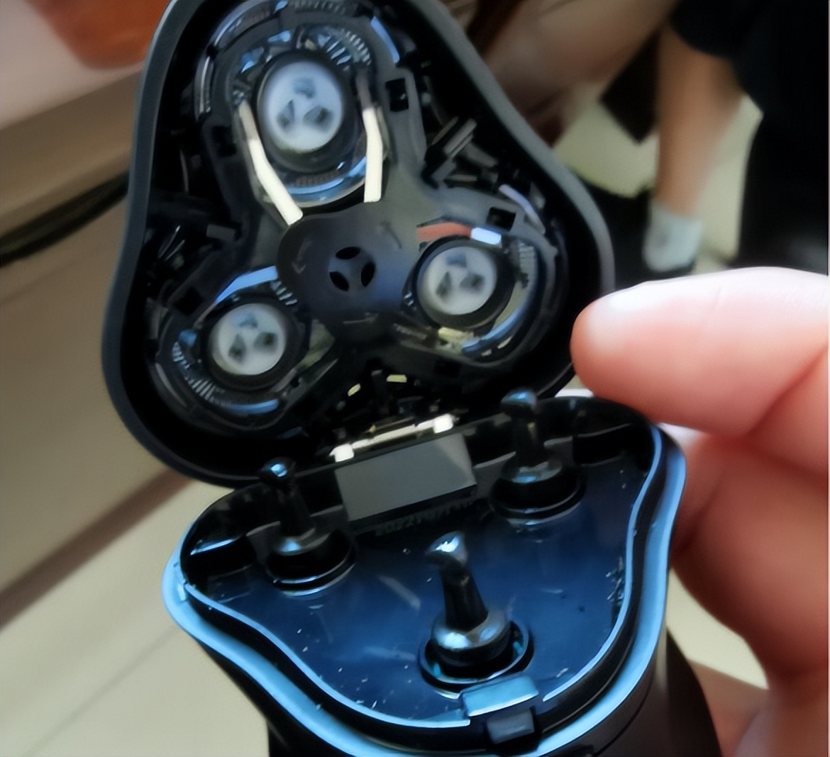 飞利浦100元左右剃须刀哪款好,飞科剃须刀9.3和飞利浦1213哪个好