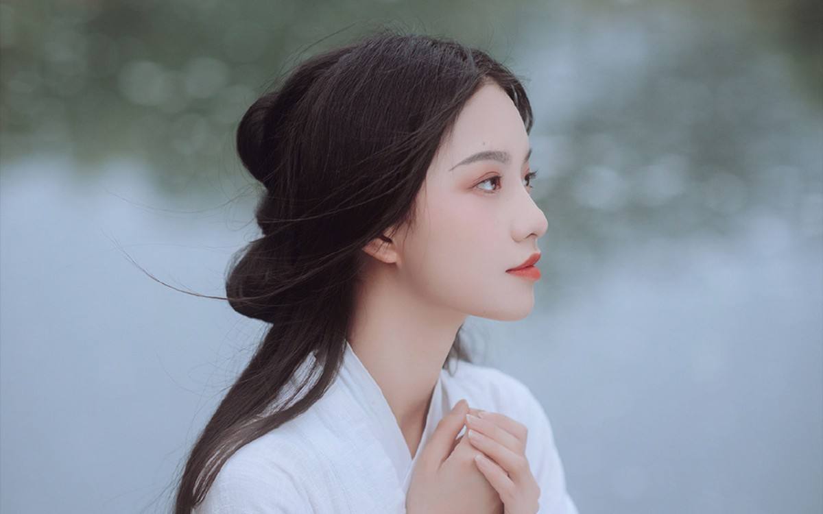 陈道明演的末代皇后婉容,末代皇后婉容和侍卫李玉