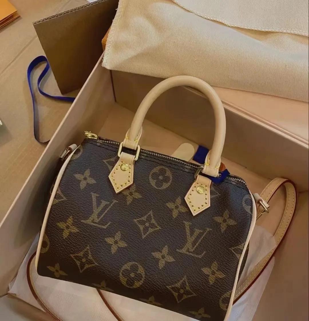 大牌实用包包小款推荐哪款,又大又实用的包包推荐品牌