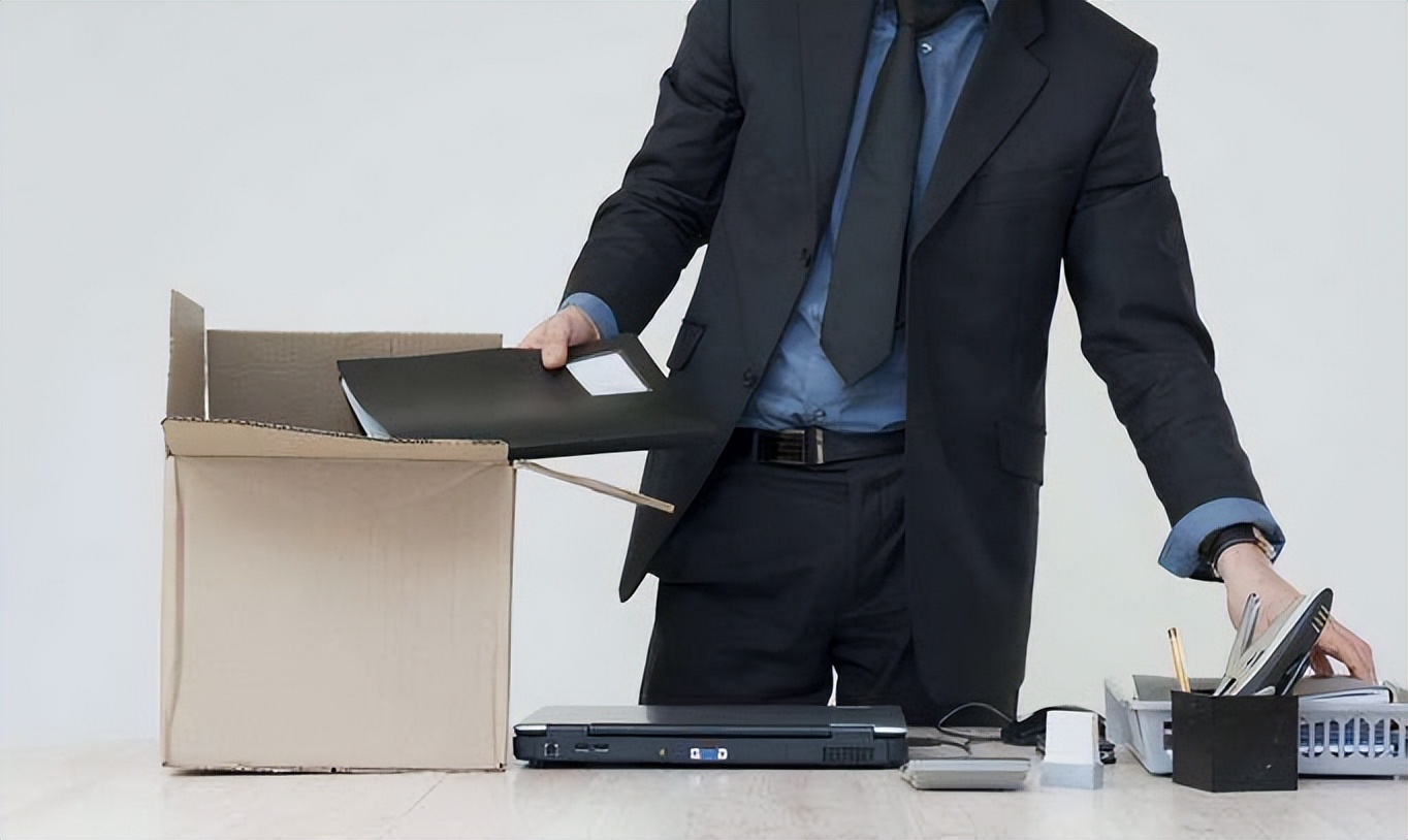 员工提交辞职申请后多久可以离职,员工提交辞职申请书可以不批吗