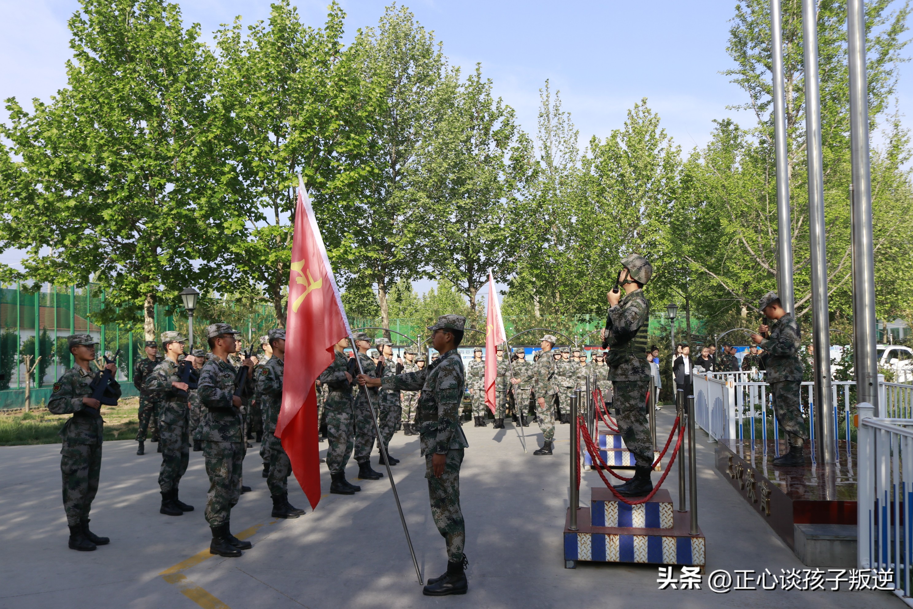 上初一女孩子叛逆期怎么管教,初中孩子叛逆期应该怎么管教