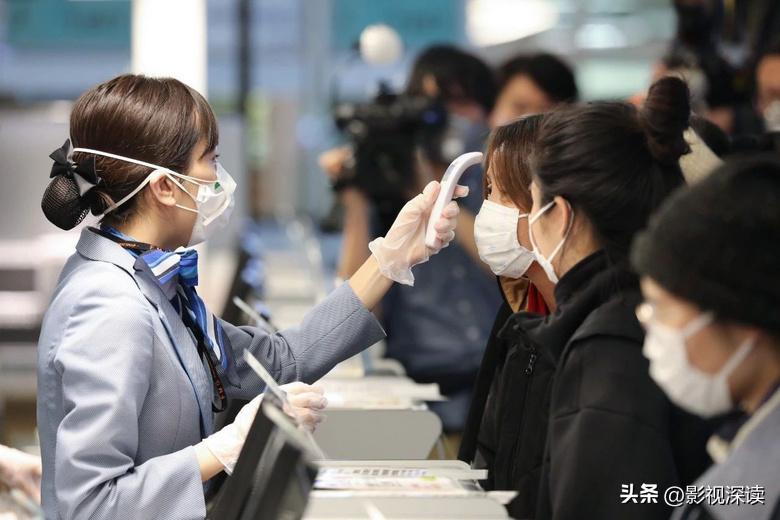 日韩作死？中国人被挂牌贴纸，自费核酸432元，游客：我很满意！