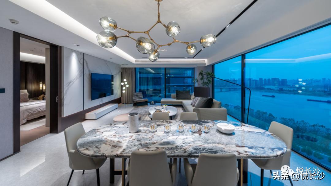 过千万的艺术酒店大平层卖成爆款，凭什么在这个宝藏豪宅里！