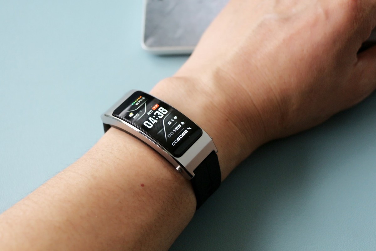 手环耳机二合一华为b7上手体验,华为什么时候发布新款B7手环