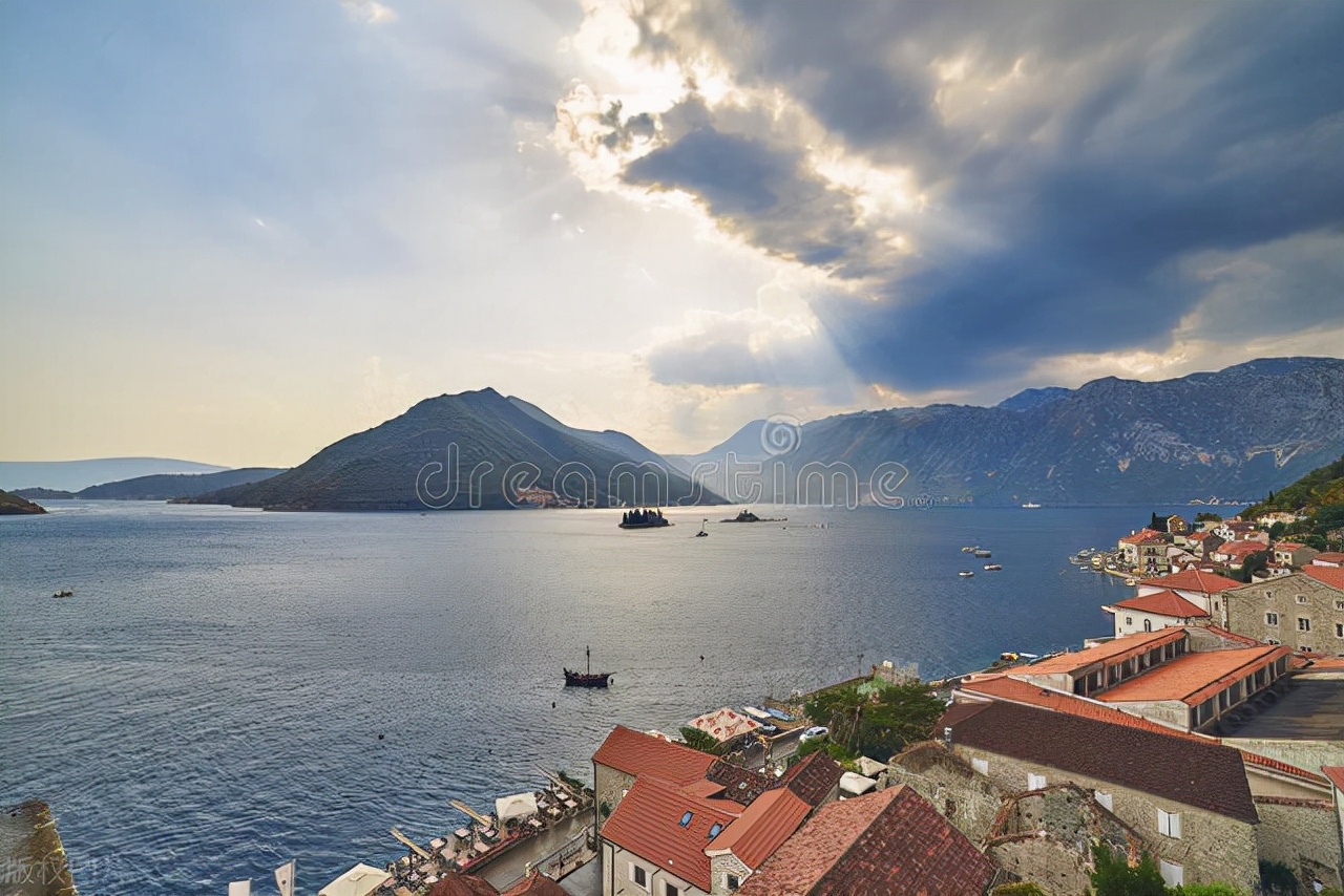 300多分理科女生学什么专业好,理工女生最吃香的十大专业赚钱多