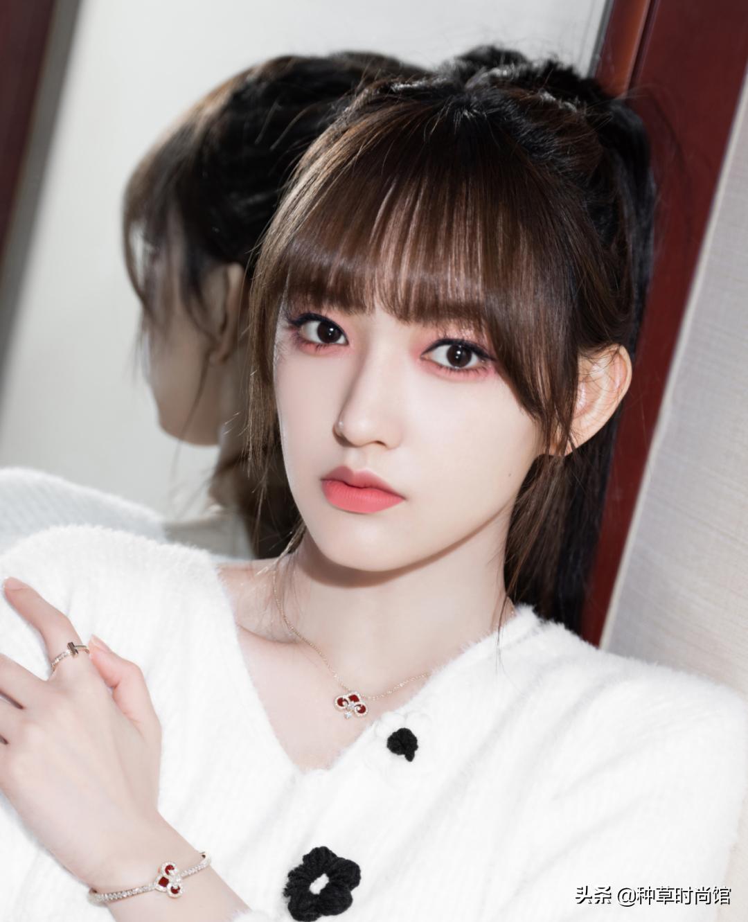 八字刘海怎么打理才不会显头秃,12岁圆脸头秃长发适合剪什么刘海