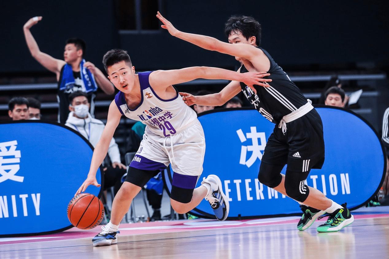 盘点cba历史十大中锋,cba总决赛姚明51分21篮板