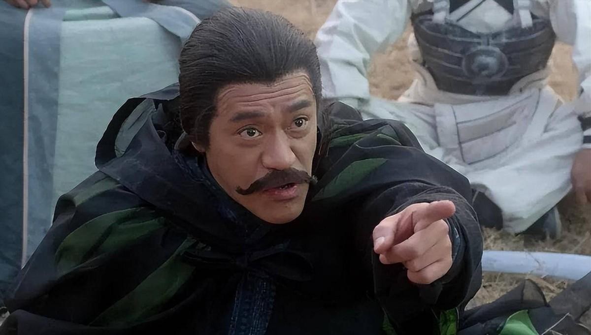 他买11栋楼，坐拥35亿身家，为何儿子还被女方嫌“穷”？