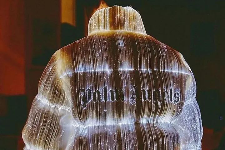 波司登羽绒服门店活动,广州波司登羽绒服官方旗舰店