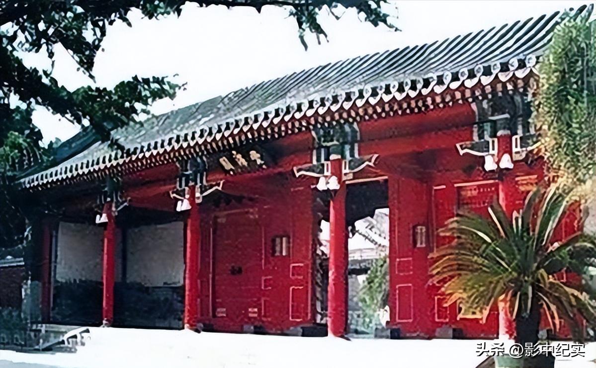 1949年，是谁提议将中南海，作为*党**中央办公地点的？