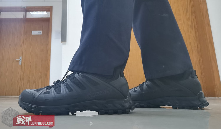 空降到“大秦”上空的萨瓦迪卡