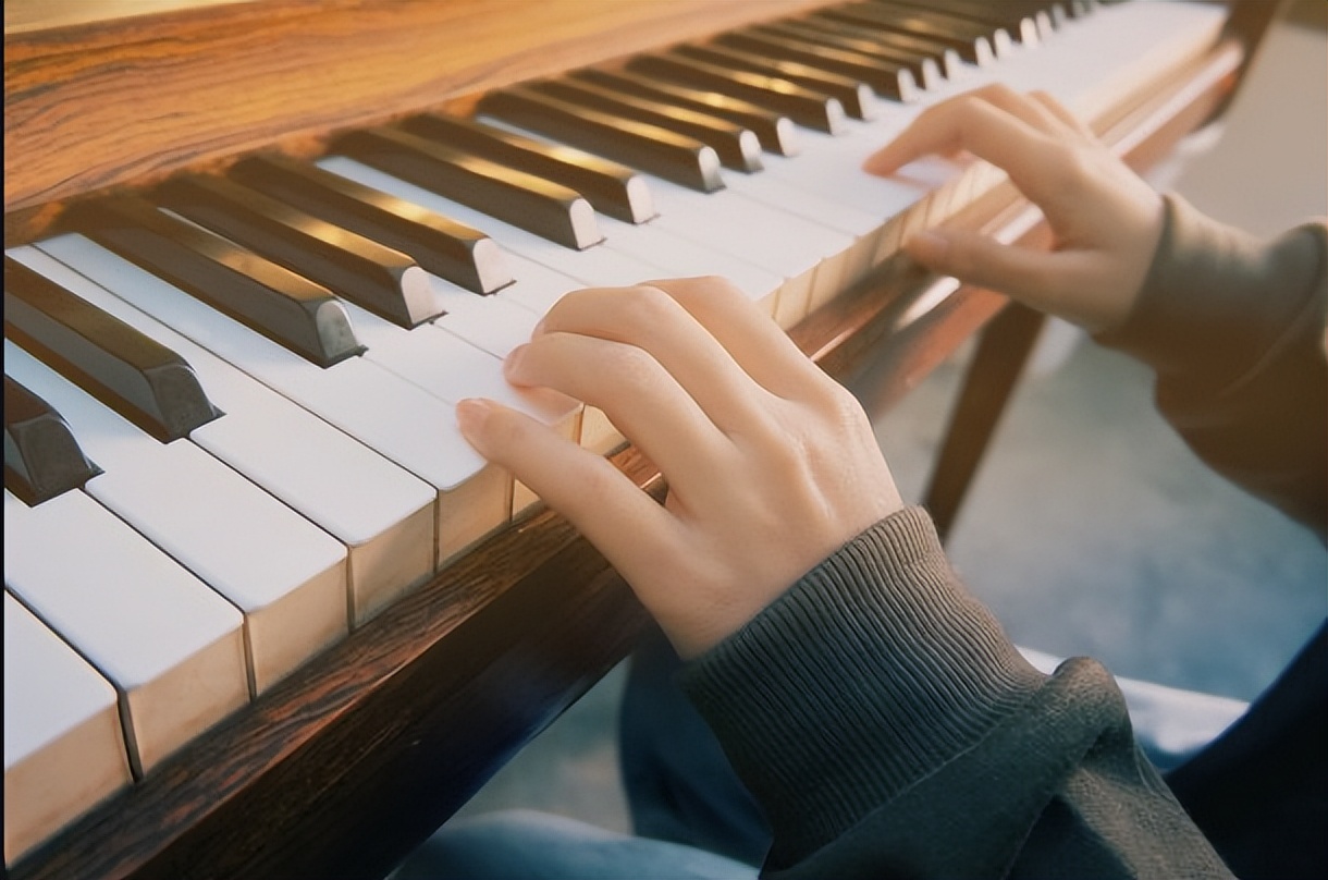 钢琴即兴伴奏在音乐教学中的作用,钢琴即兴伴奏公开课教学设计