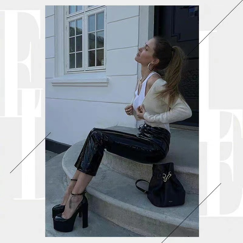 今年夏天不要规规矩矩的穿针织衫了！大胆的露肤穿，秒变性感辣妹