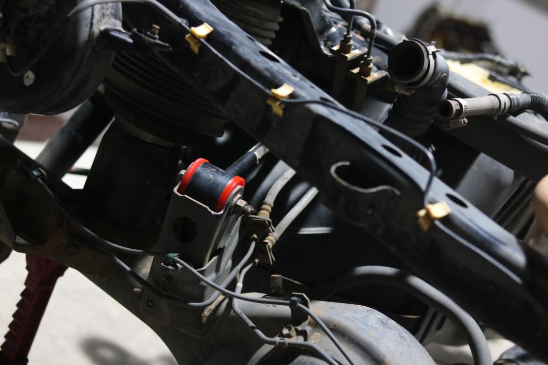 03年丰田霸道全车翻新多少钱,2004款丰田霸道拆车视频