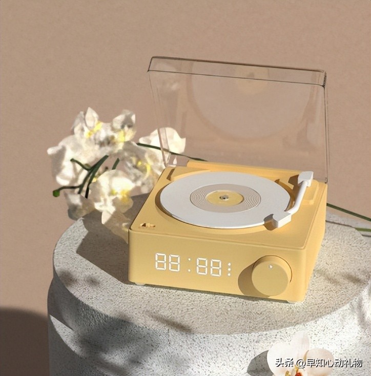 女朋友妈妈过生日送什么礼物,异地恋过生日送女朋友什么礼物