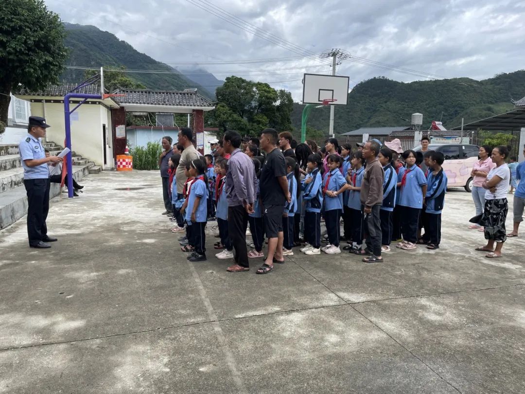 【普法强基与法同行】上江边境派出所|交上“暑期安全作业”