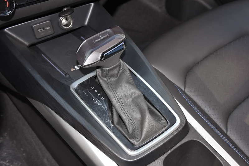 雪佛兰科鲁泽5到10万左右,雪佛兰科鲁泽20241.3t轻混什么意思