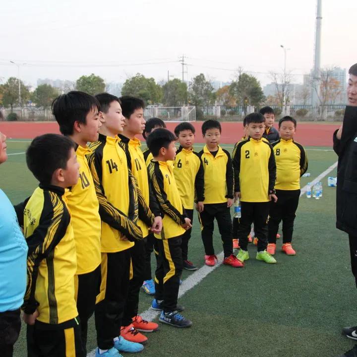 校园足球绿茵赛,支持校园足球助力足球青训繁荣