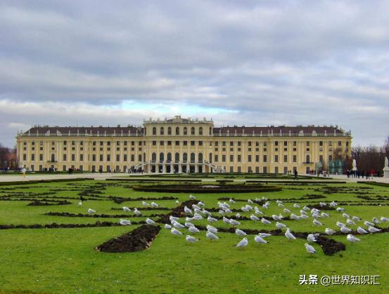 奥地利是高原国家吗,奥地利的周边国家有哪些
