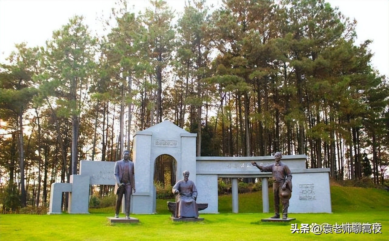 选择南昌大学还是景德镇陶瓷大学,景德镇陶瓷大学对比赣南师范大学