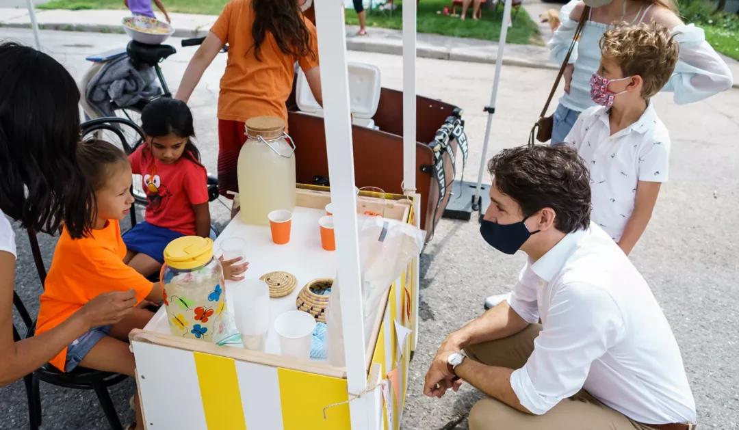 特鲁多个人图片,特鲁多贺新年