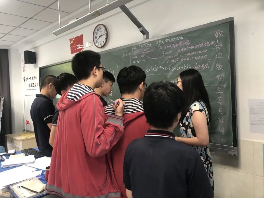 东大精英学校,大英才班和小英才班哪个好