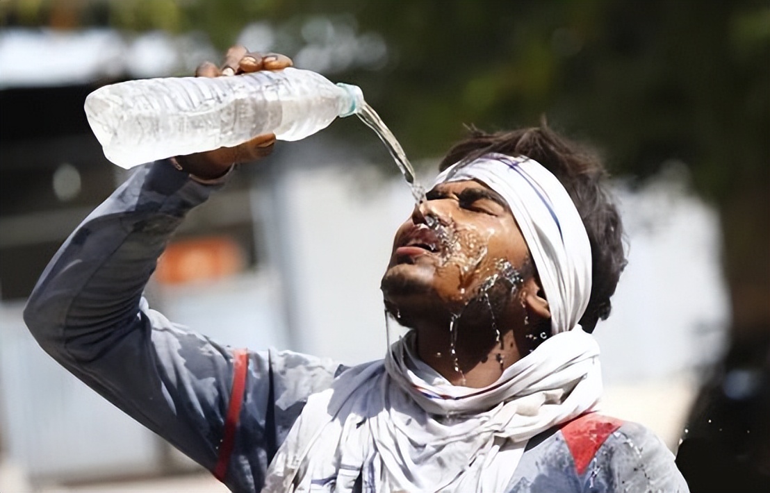 印度遇122年来极端高温,印度高温愈演愈烈气温突破50度