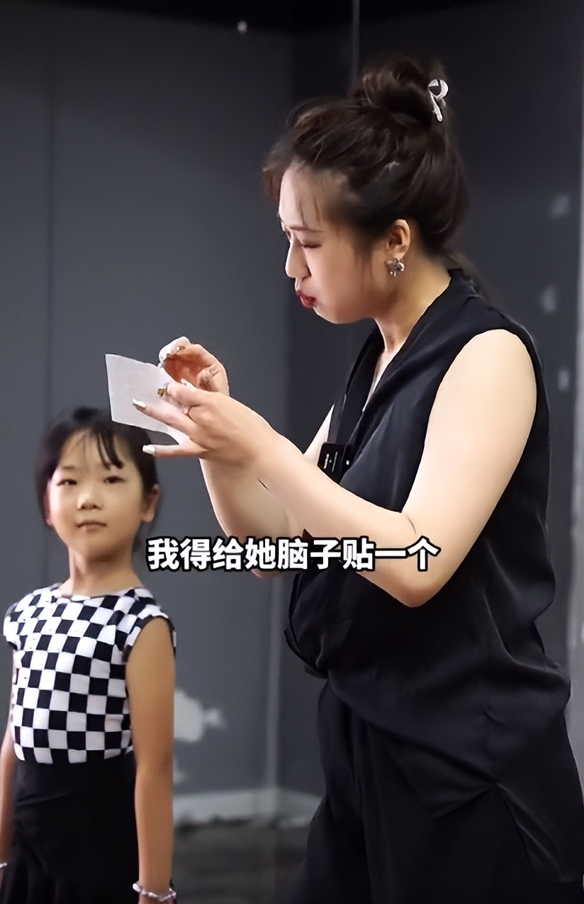 拉丁舞最火的老师教学直播间,最火拉丁舞老师教跳拉丁舞